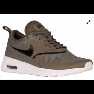 Air Max Thea olive green